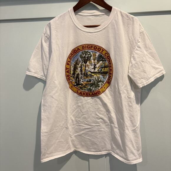 Great Florida Bigfoot Conference Shirt Mens Large White Lakeland Sasquatch - Picture 1 of 9